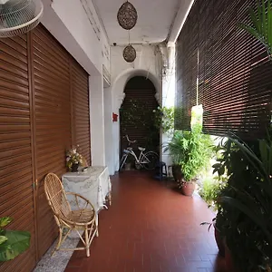 Cocoa Mews Cafe And 2* George Town
